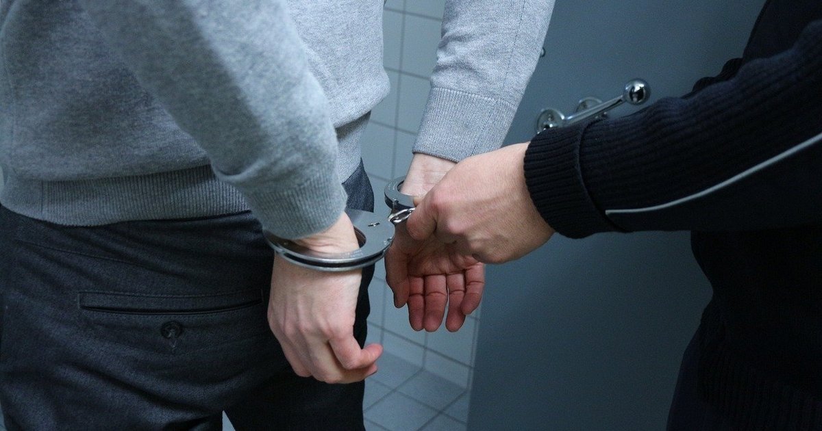 Tânăr cercetat în zece dosare penale, prins de un polițist în timpul liber / Toate dosarele sunt pentru furt